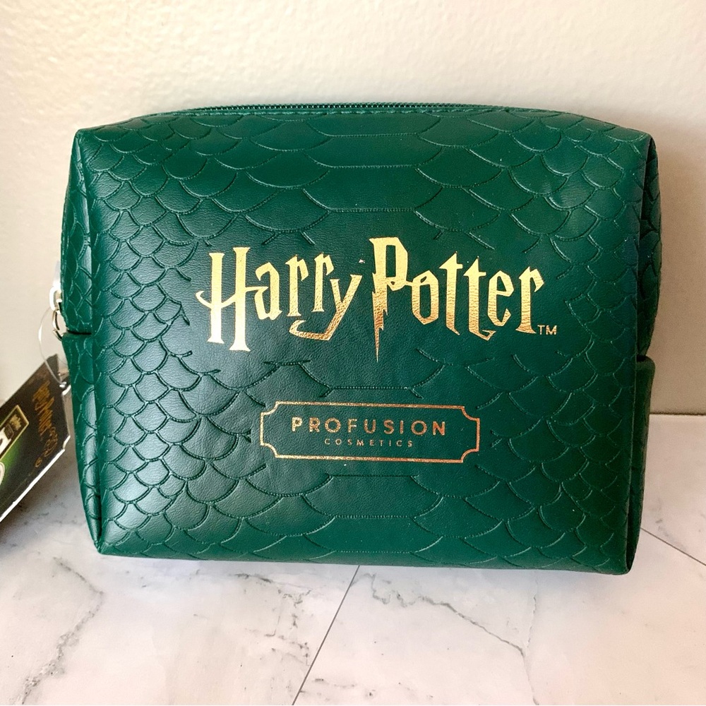 PROFUSION cosmetics Green Harry Potter NAGINI Cosmetic makeup bag - Picture 2 of 4
